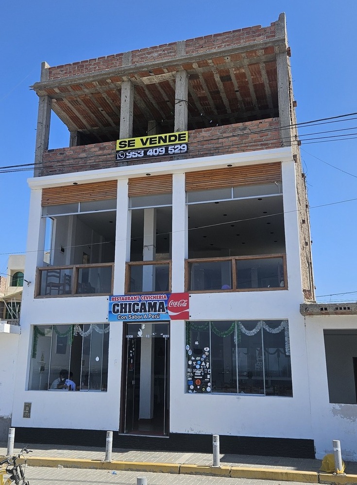 Beachfront 3 story property 